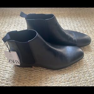 Zara NEW Men’s black soft leather ankle boots